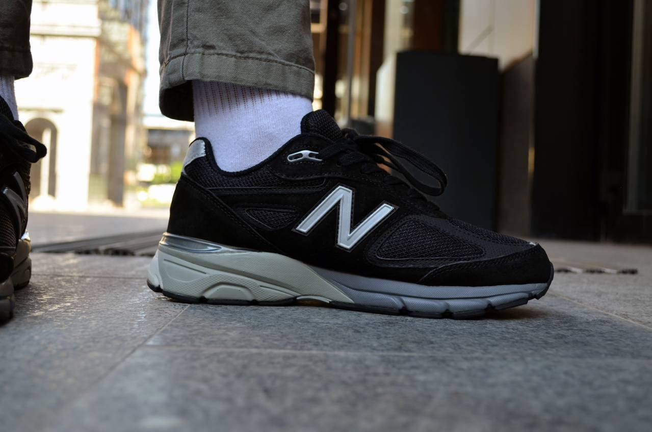 Кроссовки New Balance 990 V4
Кроссовки New Balance 990 V4