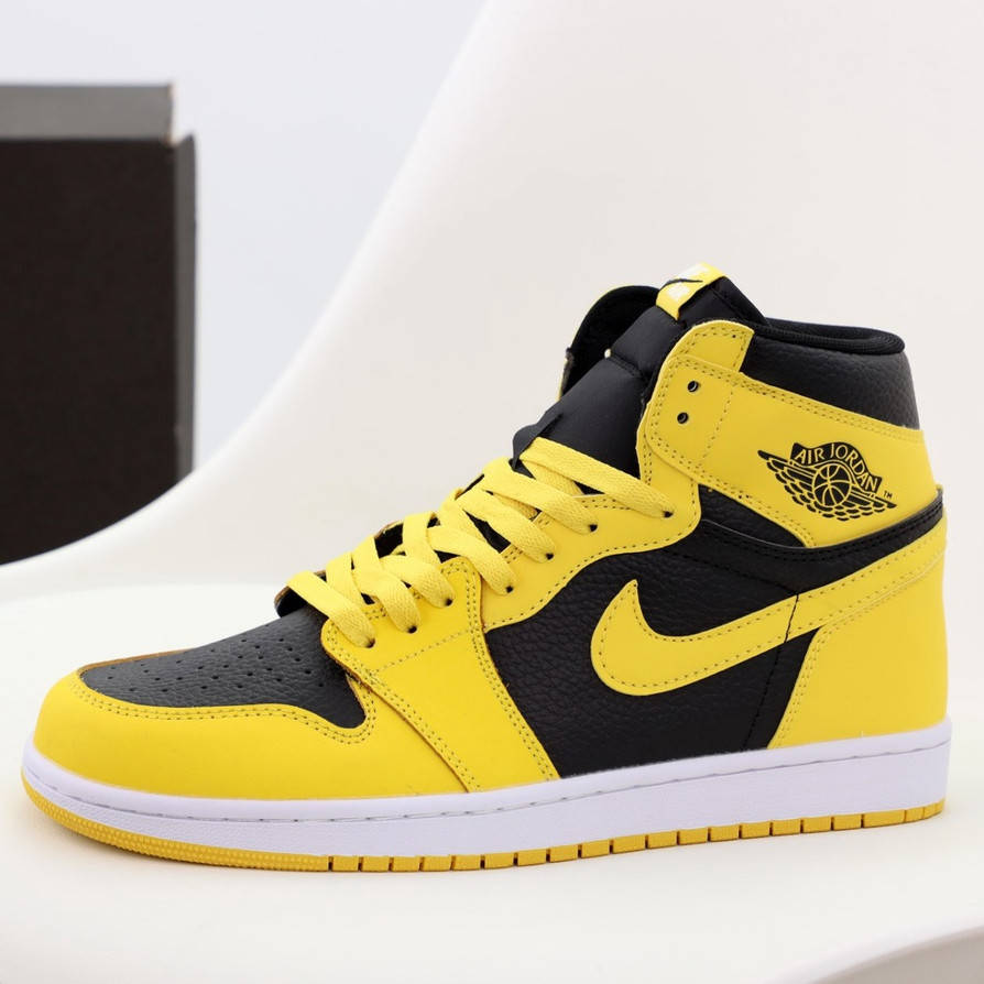 Мужские кроссовки Nike Air Jordan 1 Retro High кожа желтый белый черный Вьетнам 45, Разные цвета
Мужские кроссовки Nike Air Jordan 1 Retro High кожа желтый белый черный Вьетнам 45, Разные цвета