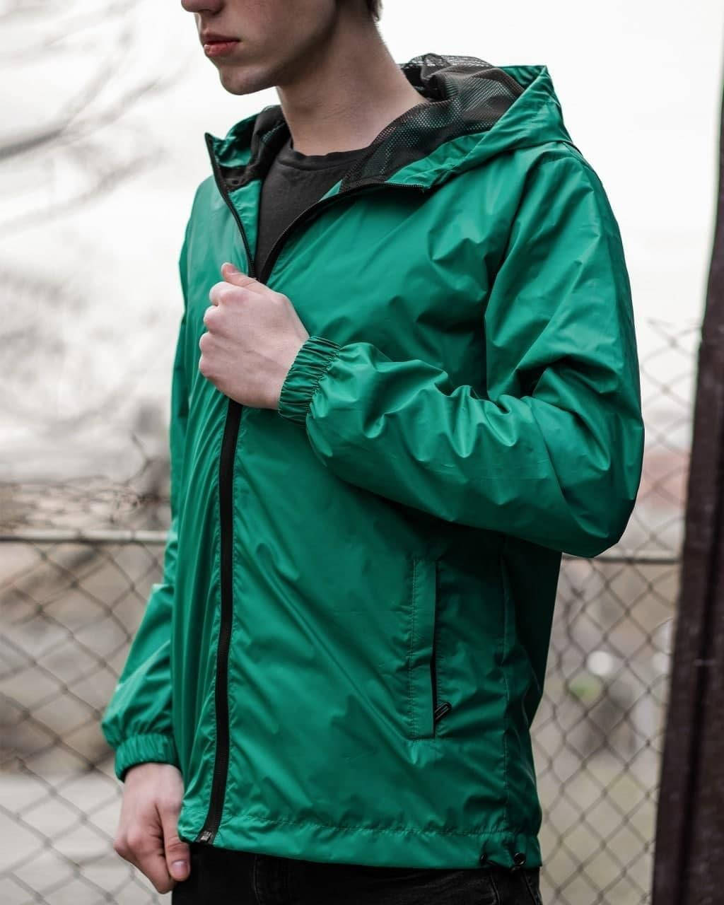 Мужская стильная ветровка basic green (зеленая) лето/весна. Легкая ветровка с капюшоном
Мужская стильная ветровка basic green (зеленая) лето/весна. Легкая ветровка с капюшоном
