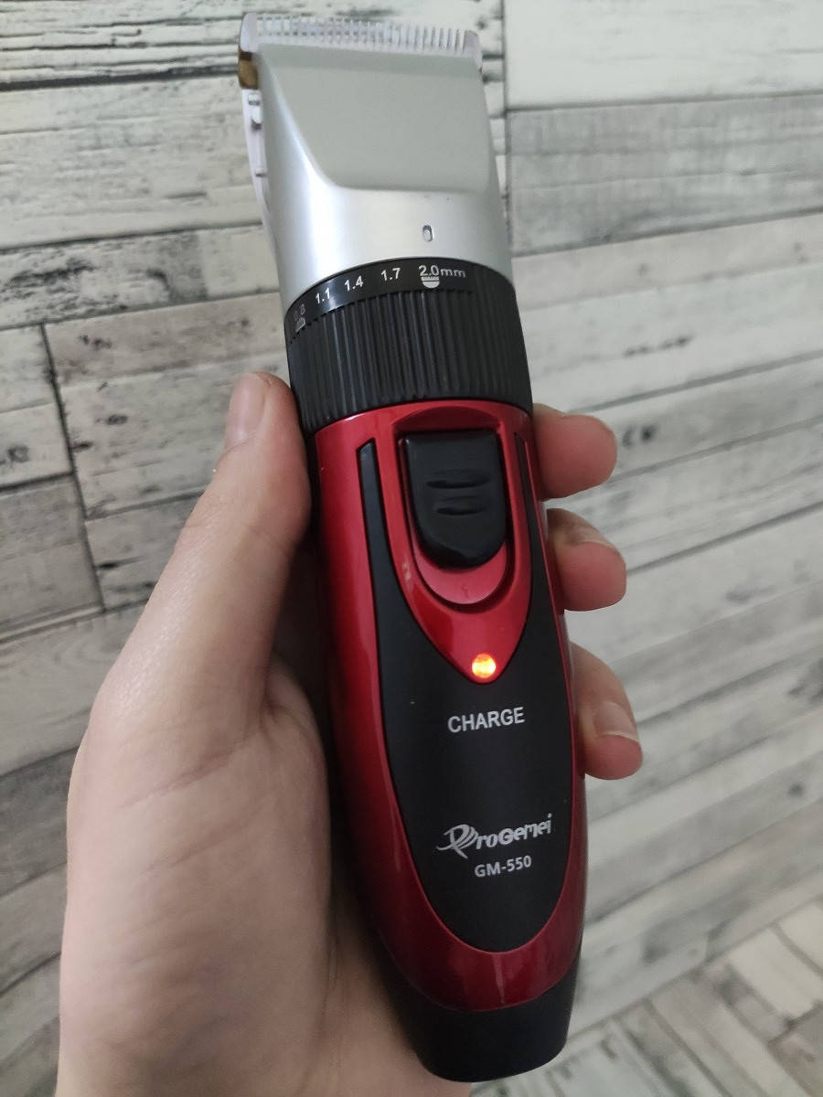 Машинка для стрижки волос Gemei GM-550 | триммер на аккумуляторе с керамическими ножами
Машинка для стрижки волос Gemei GM-550 | триммер на аккумуляторе с керамическими ножами