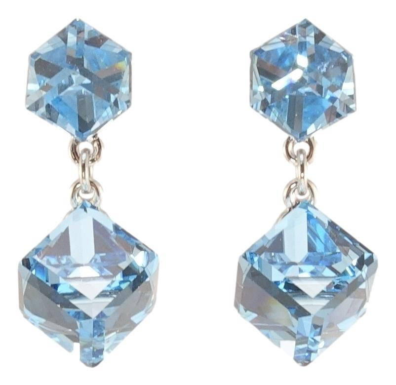 Серьги Xuping Родий с кр-ми Swarovski гвоздики (пусеты) "Кристальные кубики Aquamarine" 6х6мм, 8х8мм
Серьги Xuping Родий с кр-ми Swarovski гвоздики (пусеты) "Кристальные кубики Aquamarine" 6х6мм, 8х8мм