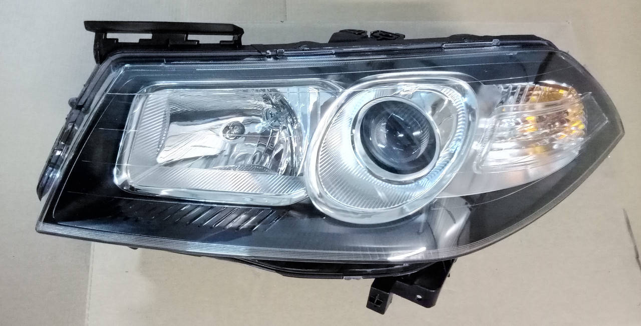 Фара передняя левая Renault Megane 2 (оригинал) 
Фара передняя левая Renault Megane 2 (оригинал)