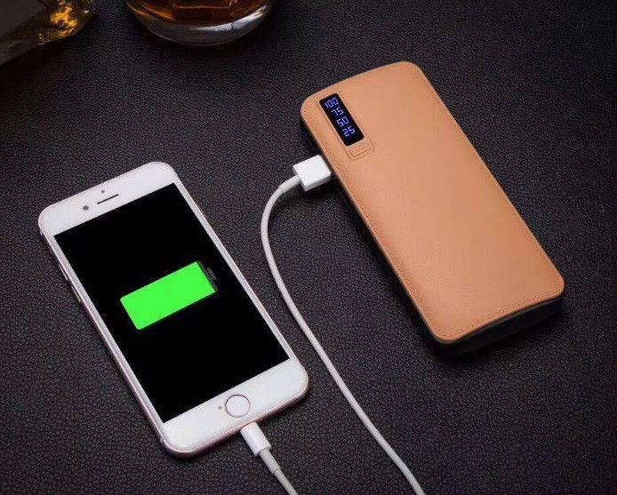 

Powerbank повербанк, павербанк, Power bank батарея (5000mAh + LED фонарик, 3 USB),