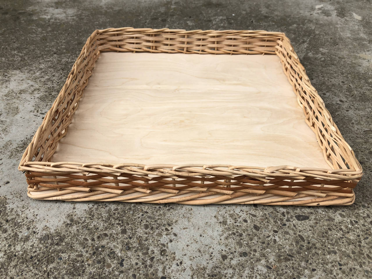 

Торговий плетений лоток 30x30 вис.5 см.