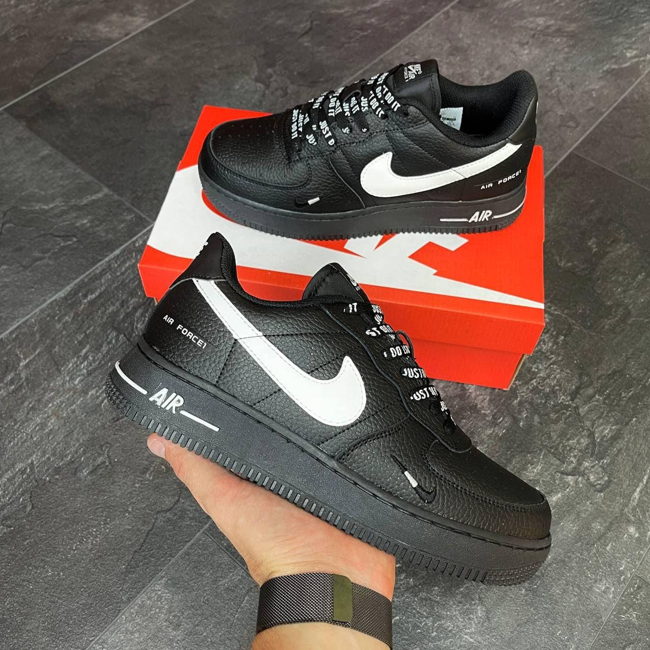

Кроссовки мужские в стиле Nike Air Force Найк Форсе весна/осень Черные с белым, Черный