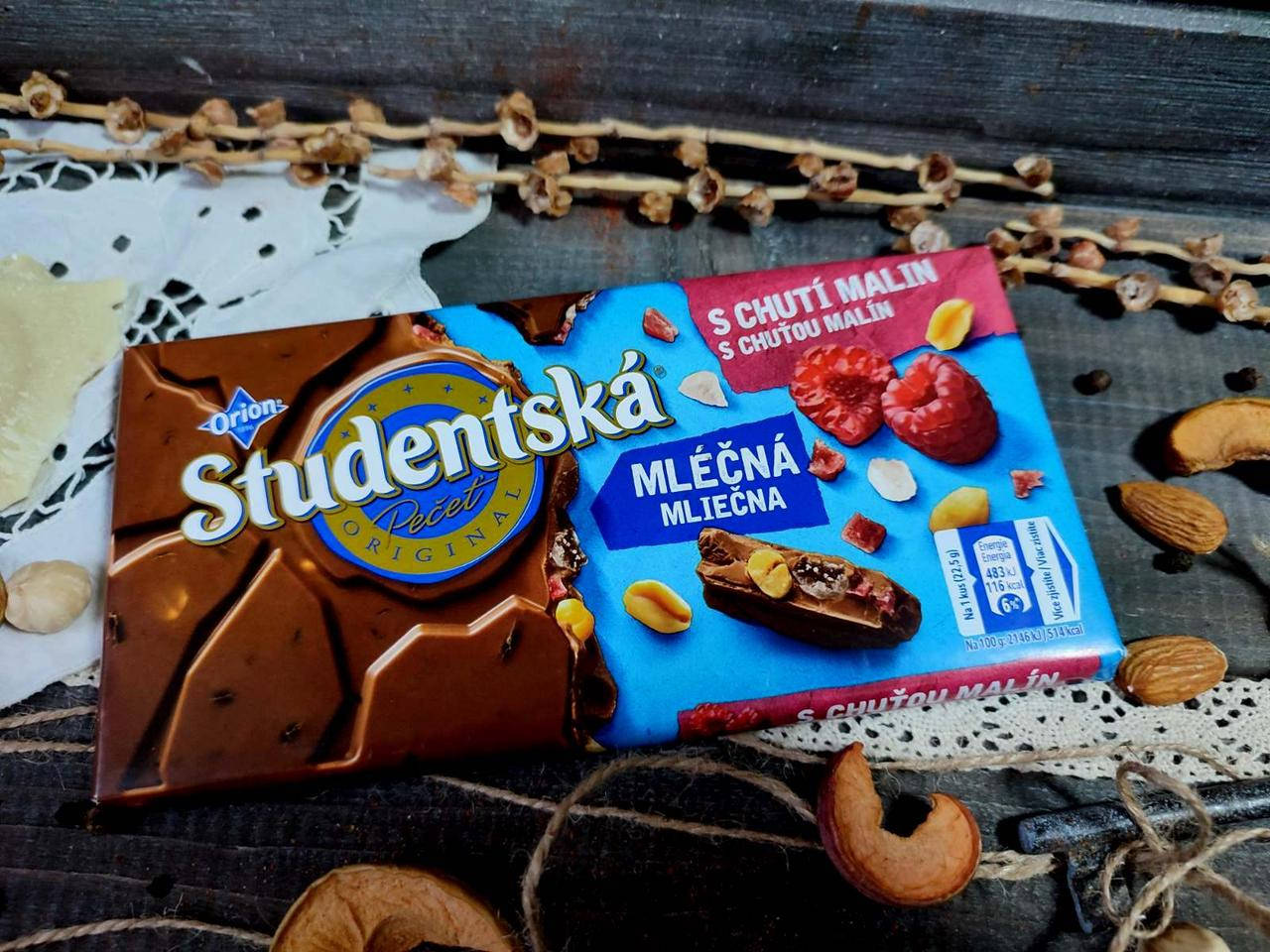 

Молочный шоколад с арахисом, малиной Studentska pacet 180г