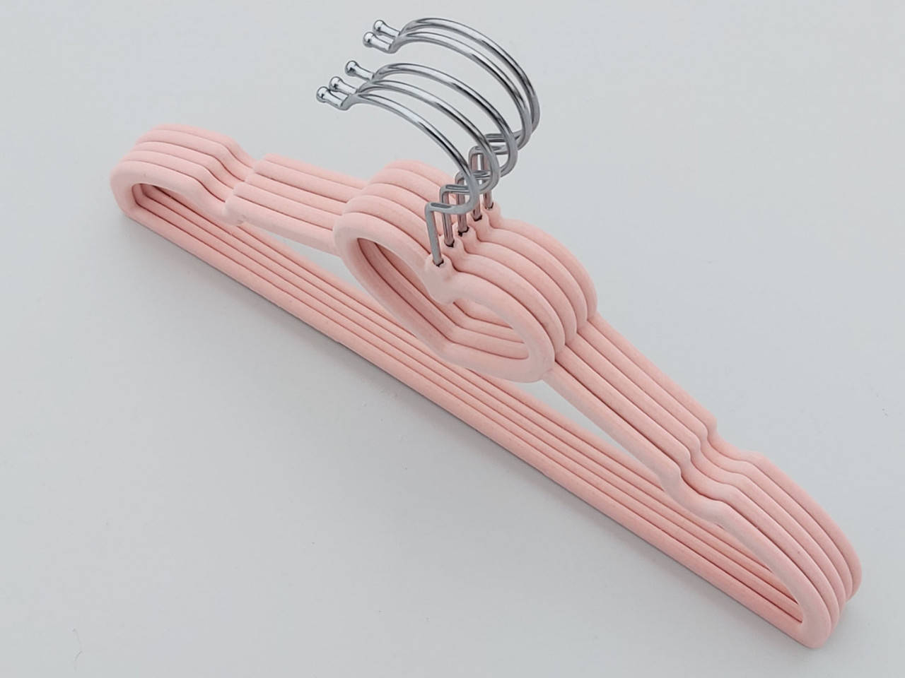 

Плечики вешалки детские флокированные (бархатные, велюровые) розового цвета, длина 32,5 см, в упаковке 5 штук, Розовый