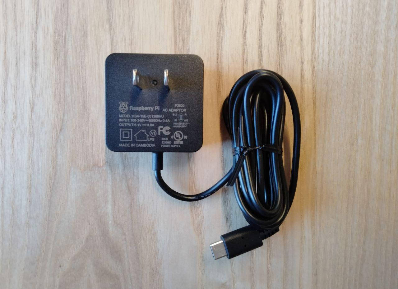 

Официальный блок питания Raspberry Pi 4 для розетки американского типа US