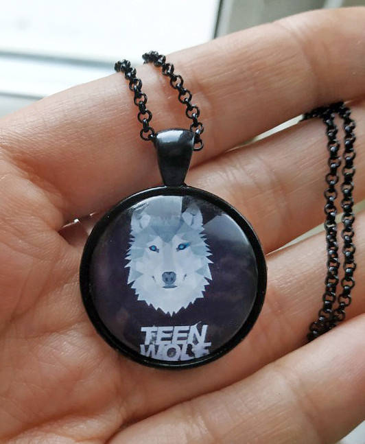 

Кулон подвеска волка Teen Wolf Волчонок