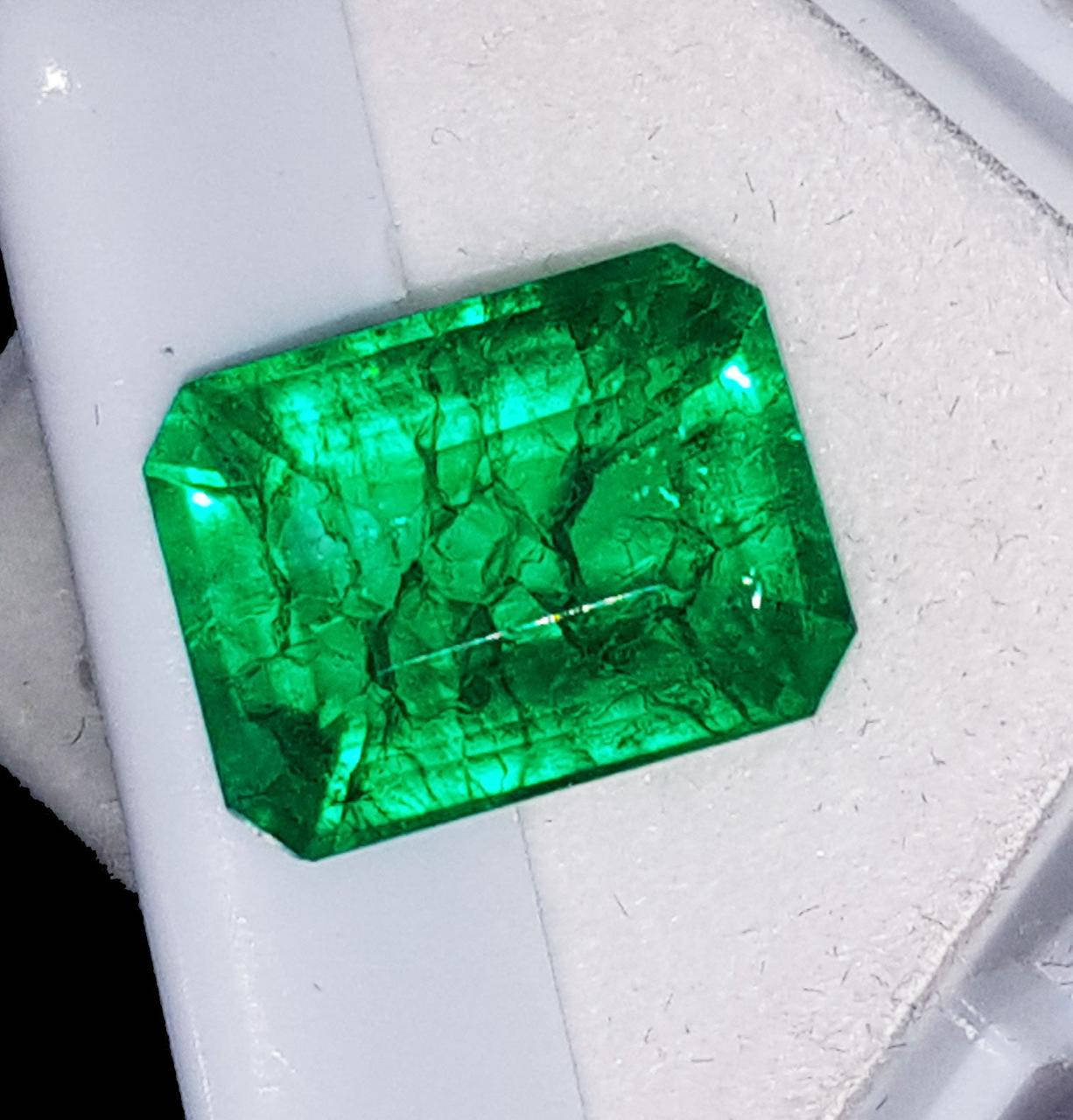 

Натуральный кварц цвета изумруд 7.07 Ct Подкрашен, Зелёный