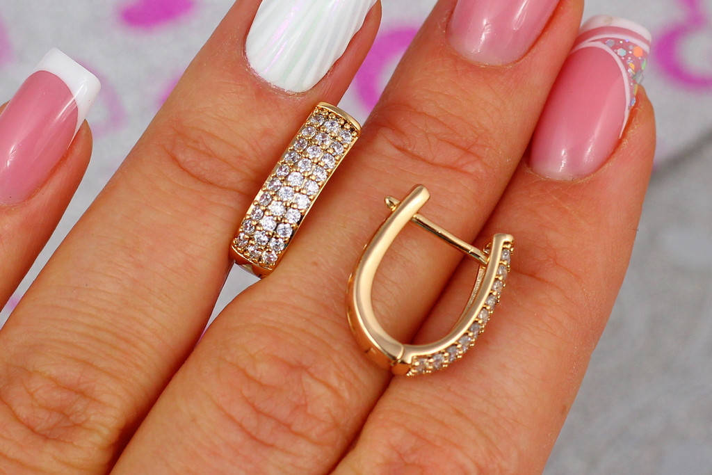 

Серьги Xuping Jewelry три дорожки из камней 1,6 см золотистые