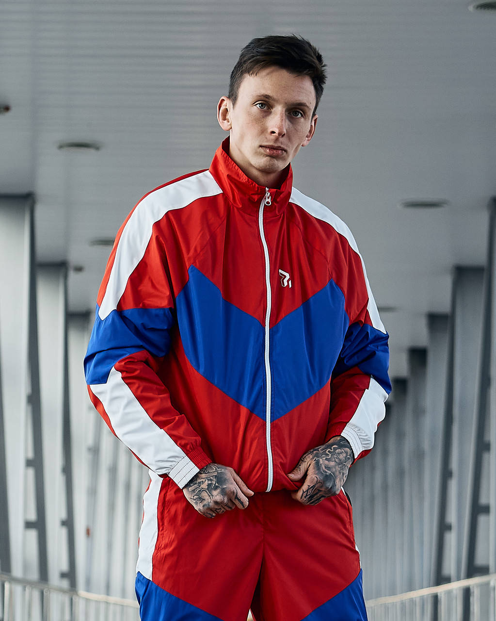 

Ветровка-зиппер мужская Огонь Пушка Split красно-синяя S