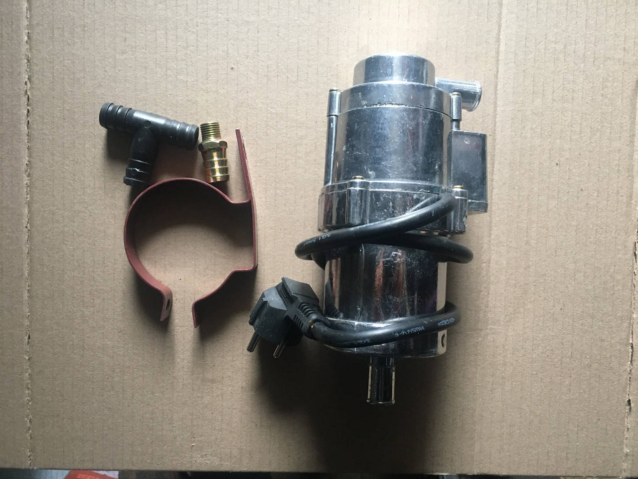 

Подогреватель двигателя предпусковой 220В 3,2 кВт с помпой