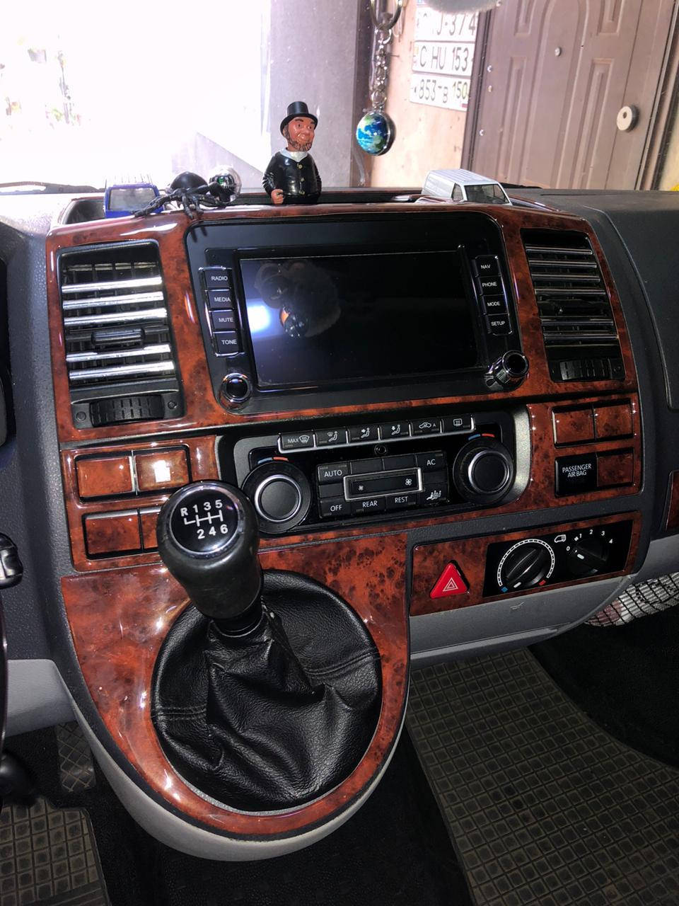 

Декор панели (накладки на панель) Volkswagen Т5/T6 (фольксваген т5/т6 (2010>), Черный