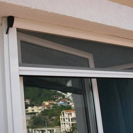 

Антимоскитная сетка рулонная (ролетная) / белая, Белый