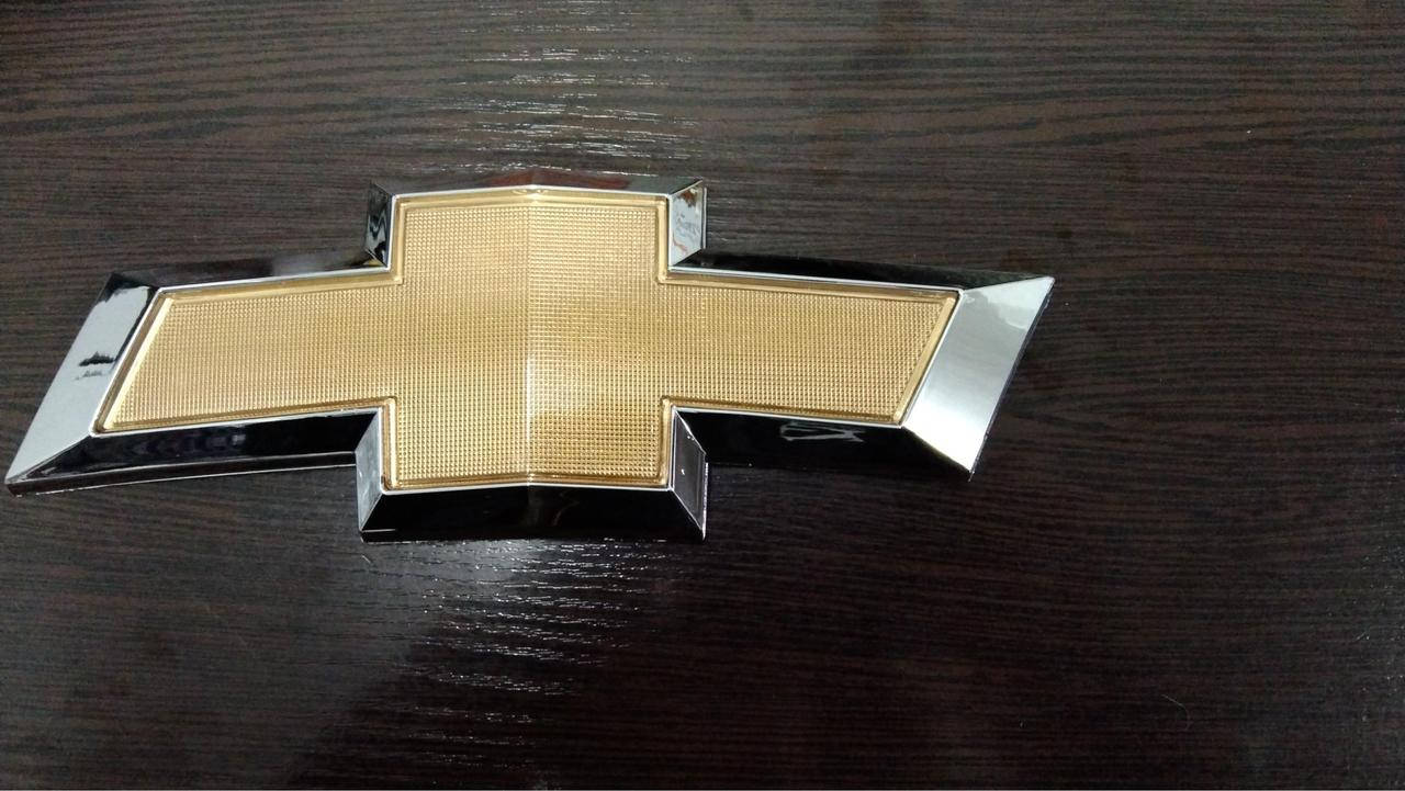 

Эмблема на решётку радиатора GENUINE 95032016 240x80mm CHEVROLET CRUZE 09->