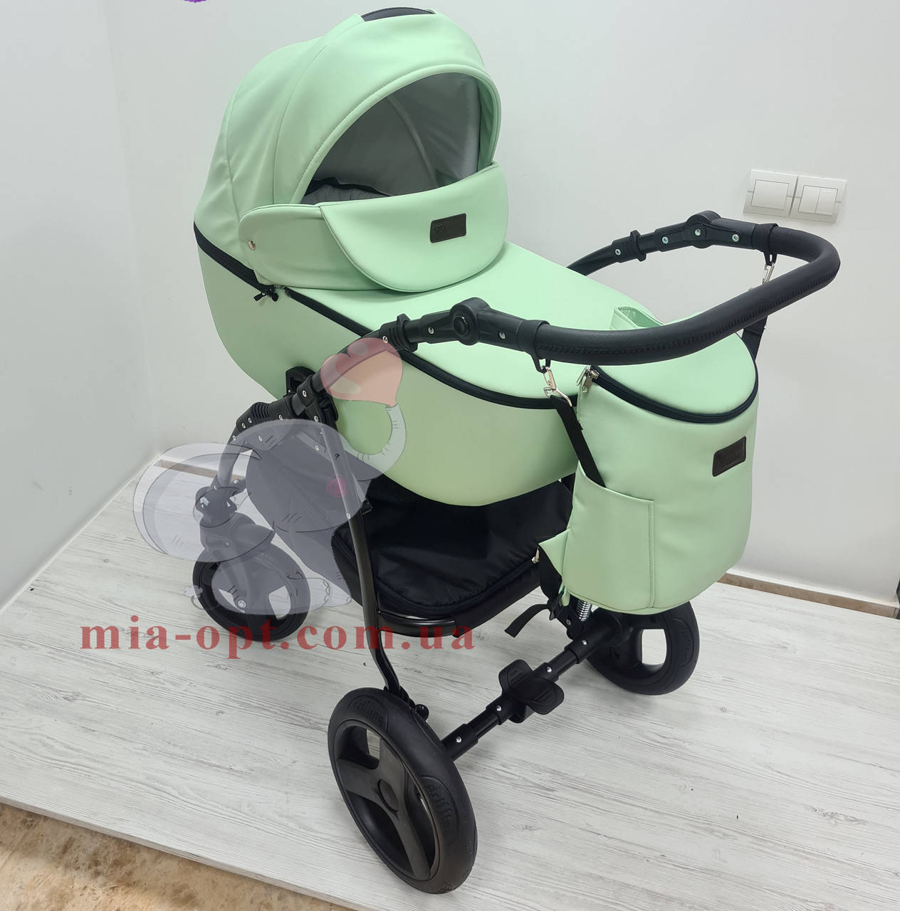 

Детская коляска 2 в 1 Classik ( Классик) Victoria Gold эко кожа мятный