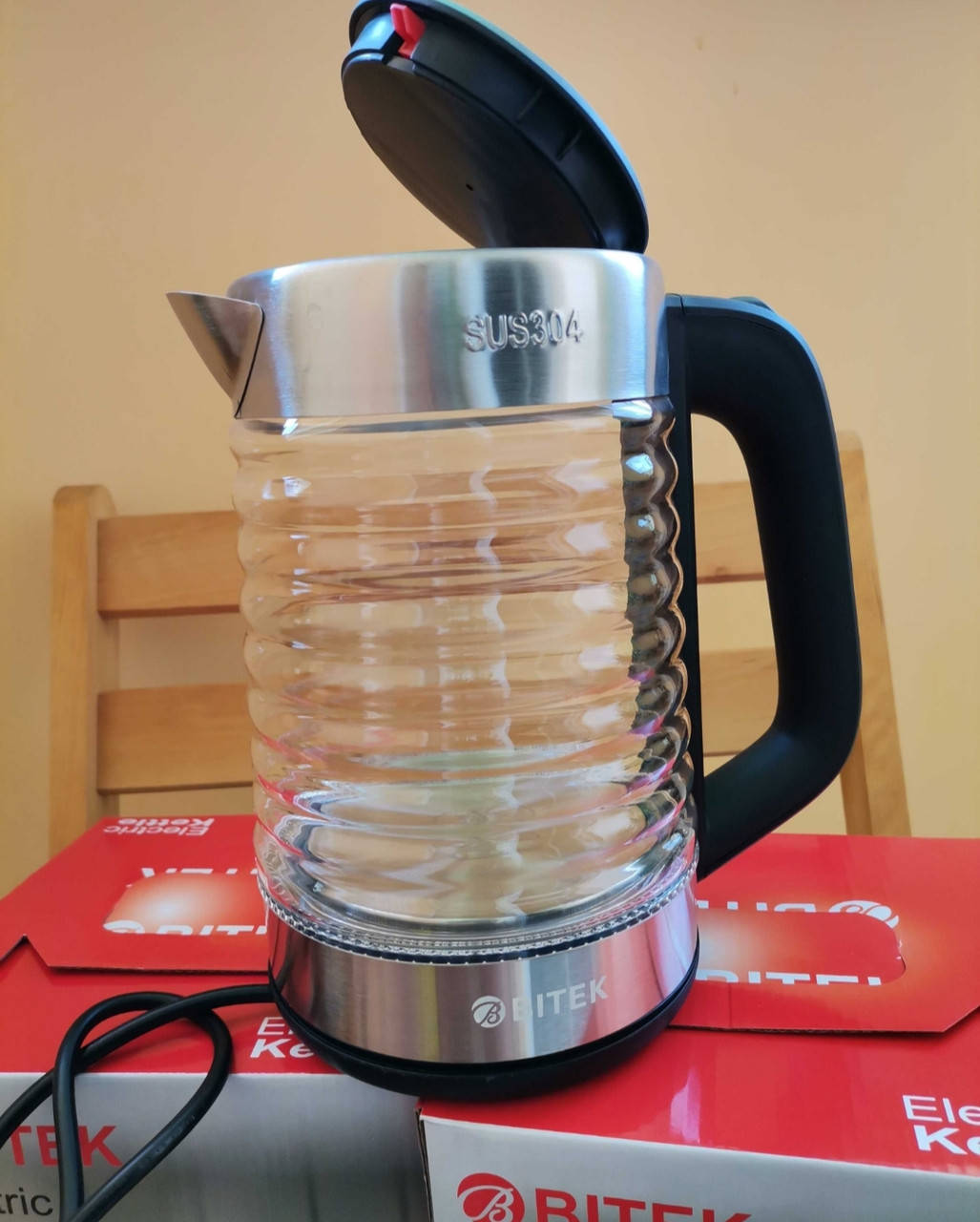 

Чайник электрический Bitek BT-3117 2.0 л 2400W стекло+металл