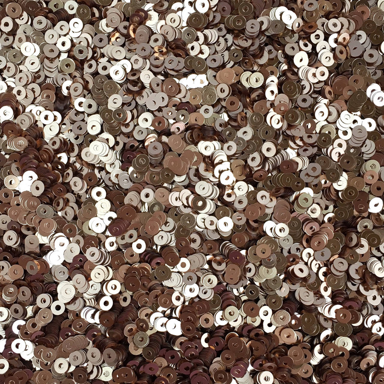 

Пайетки Турция 3 мм. Круглая плоская. Кофе с молоком (Металлик). 5 гр.