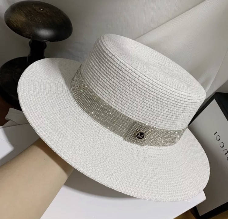 

Женская пляжная шляпа со стразами