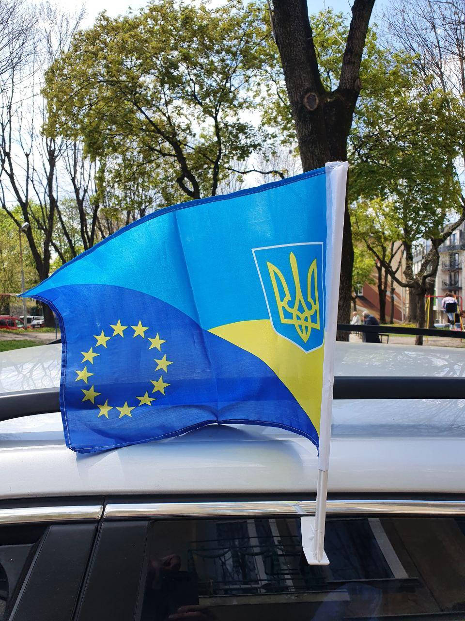 

Флаг Украина - ЕС автомобильный 30 х 45 см с держателем (Флаги на авто)