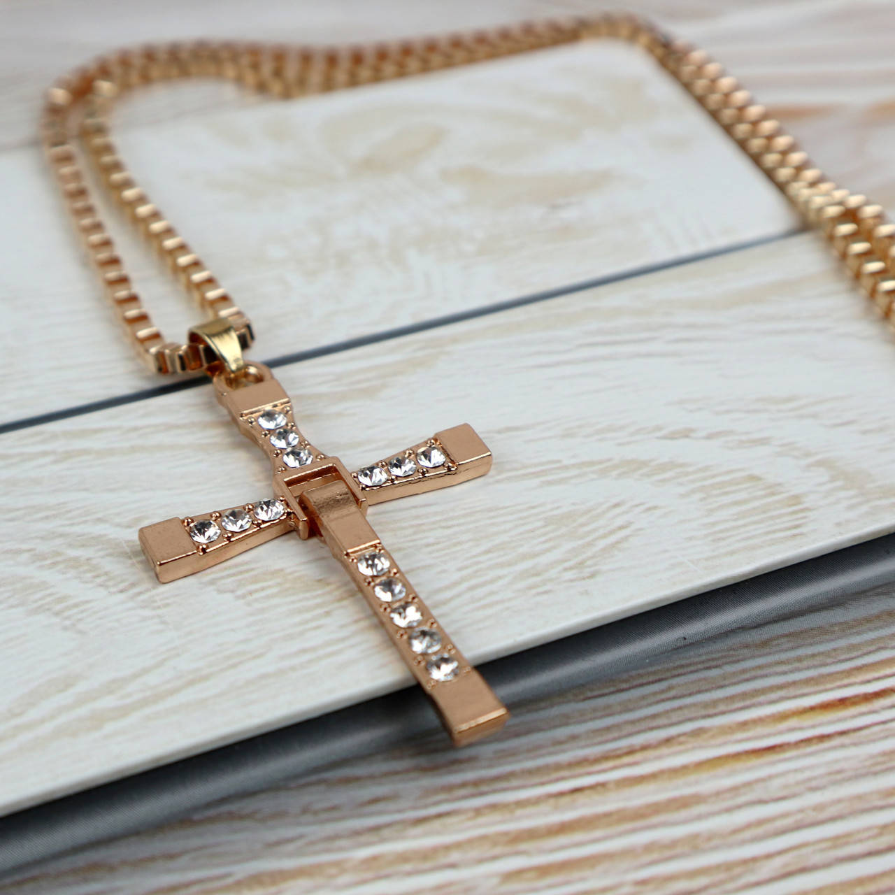 

Крест Доминика Торетто с цепочкой ЗОЛОТистый| Бижутерия крестик с цепочкой Dominic Toretto Форсаж (Живые фото), Серебристий