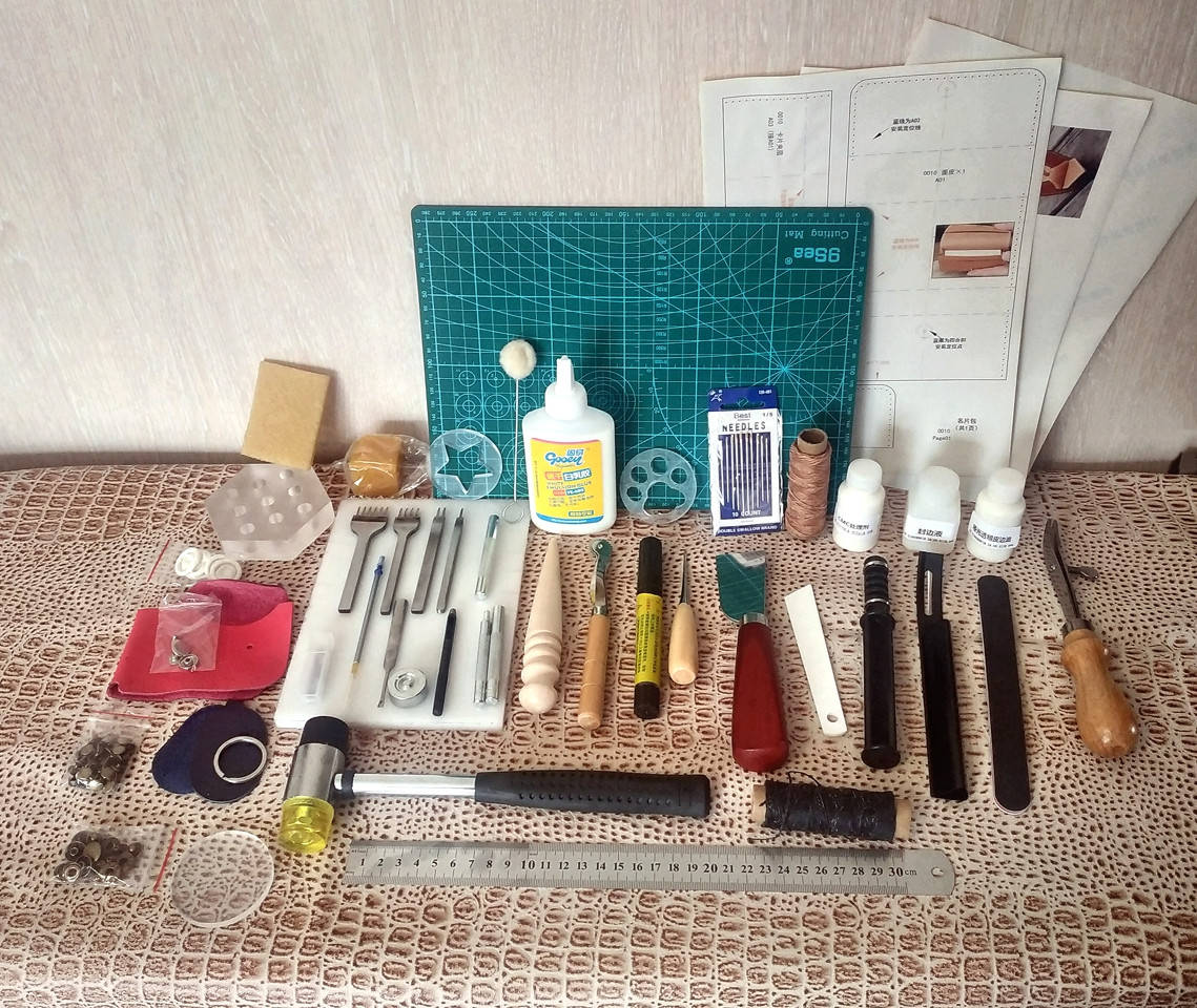 

Набор для рукоделия для работы с кожей leather craft 42 предмета инструмент с химией