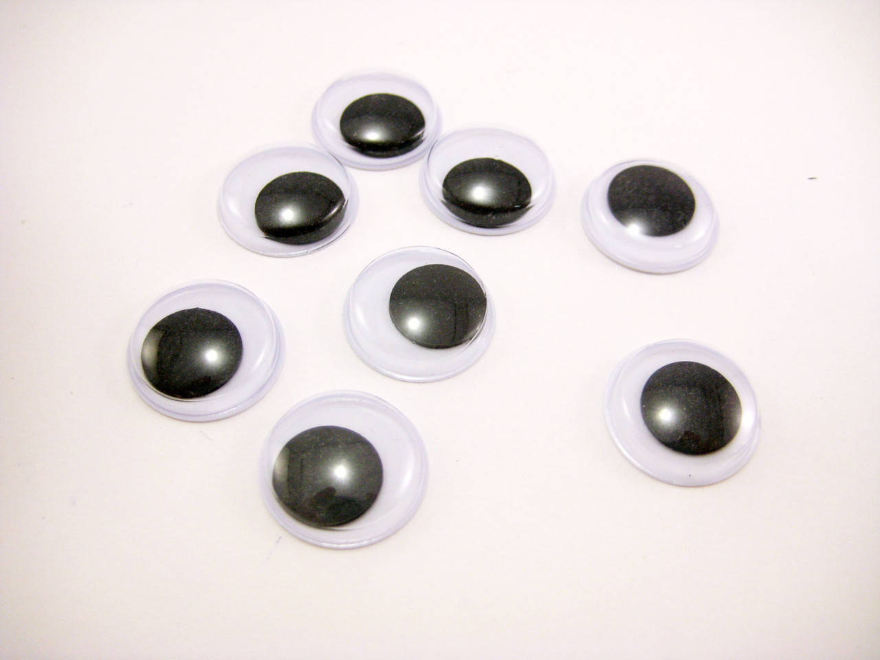 

Глазки. Цвет черно-белый. 16мм