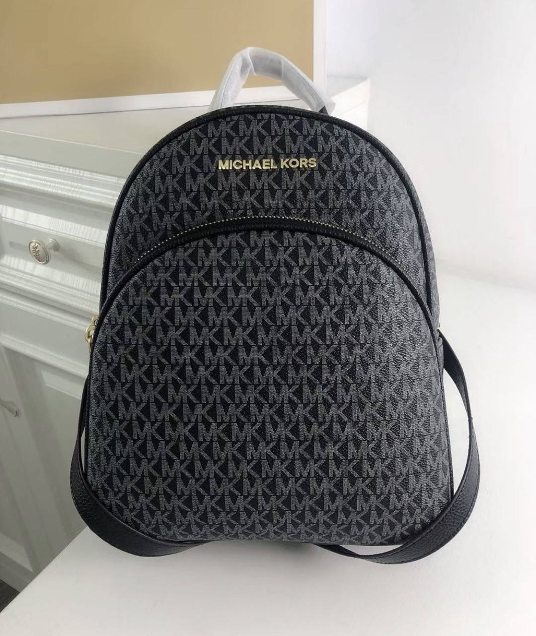 

Женский кожаный рюкзак Michael Kors Abbey grey, Серый