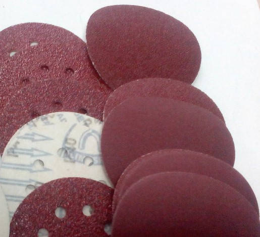 

Круг шлифовальный самоклеящийся на липучке D 125 Р240 PS18EK без отверстий