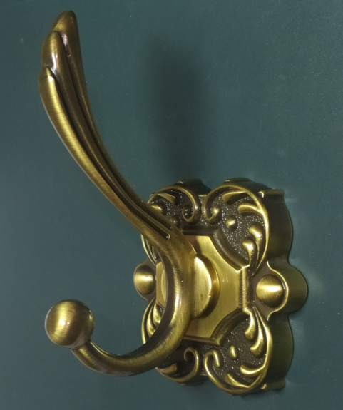 

Крючок латунный мебельный настенный вешалка для одежды, полотенец и халатов двойной VES 1L, Желтый