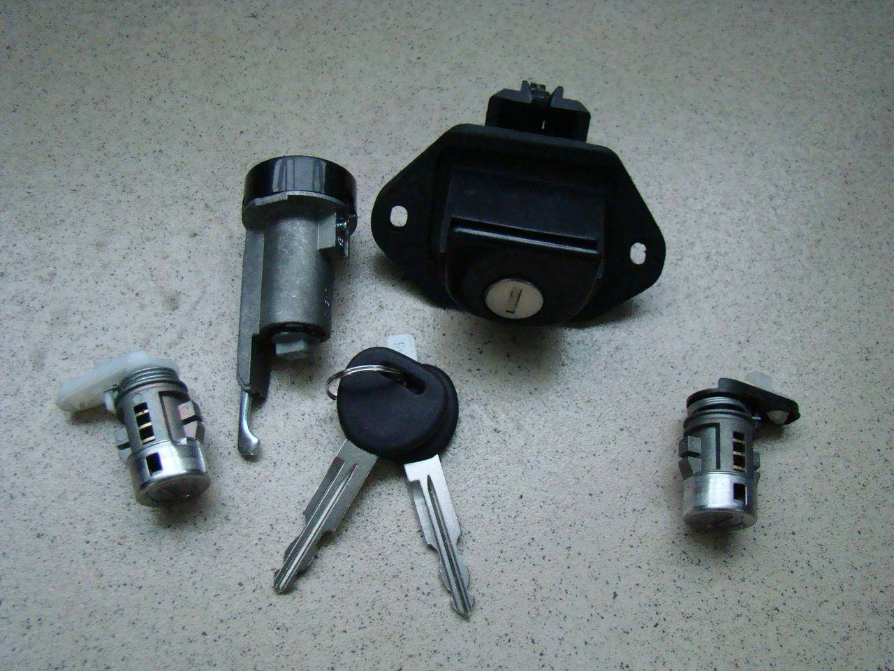 

Личинка LANOS замка двери, багажника, замка зажигания OEM (хетчбек), 96236253 (OEM)