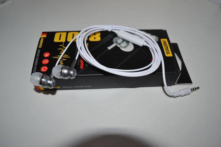 

Наушники вакуумные REMAX 810D, Красный