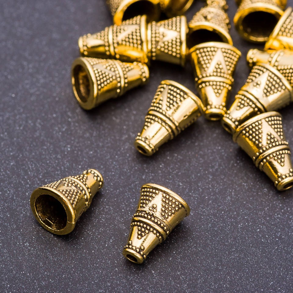 

Фурнитура шляпка наконечник для бус "старое золото" d-8мм L-12мм dотв-ямм фасовка 20гр. +20шт.