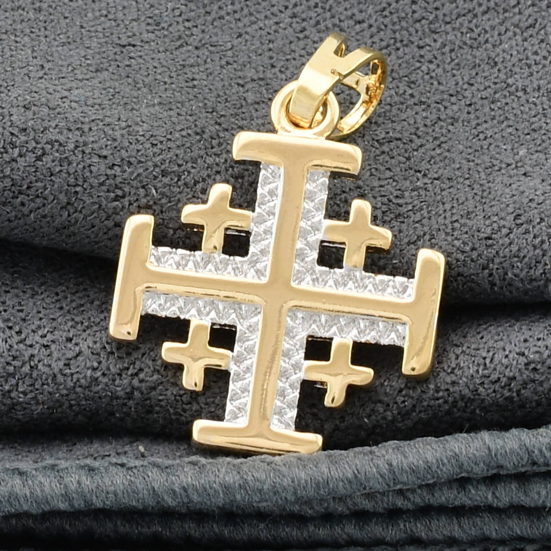 

Крестик с родированием для цепочки до 3 мм 70418 размер 23х15 мм 1.4 г позолота 18К