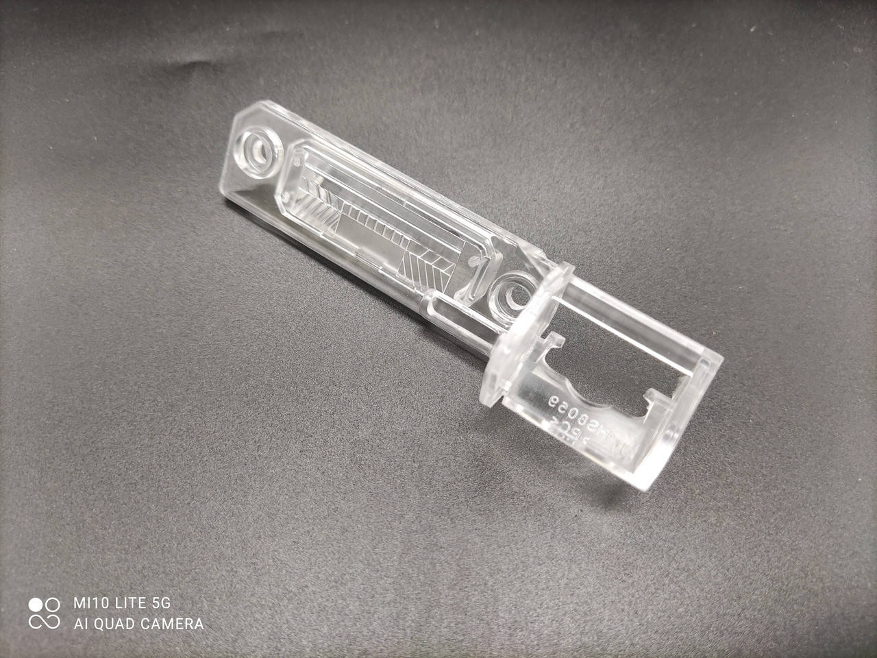 

Крепление камеры заднего вида Skoda Superb