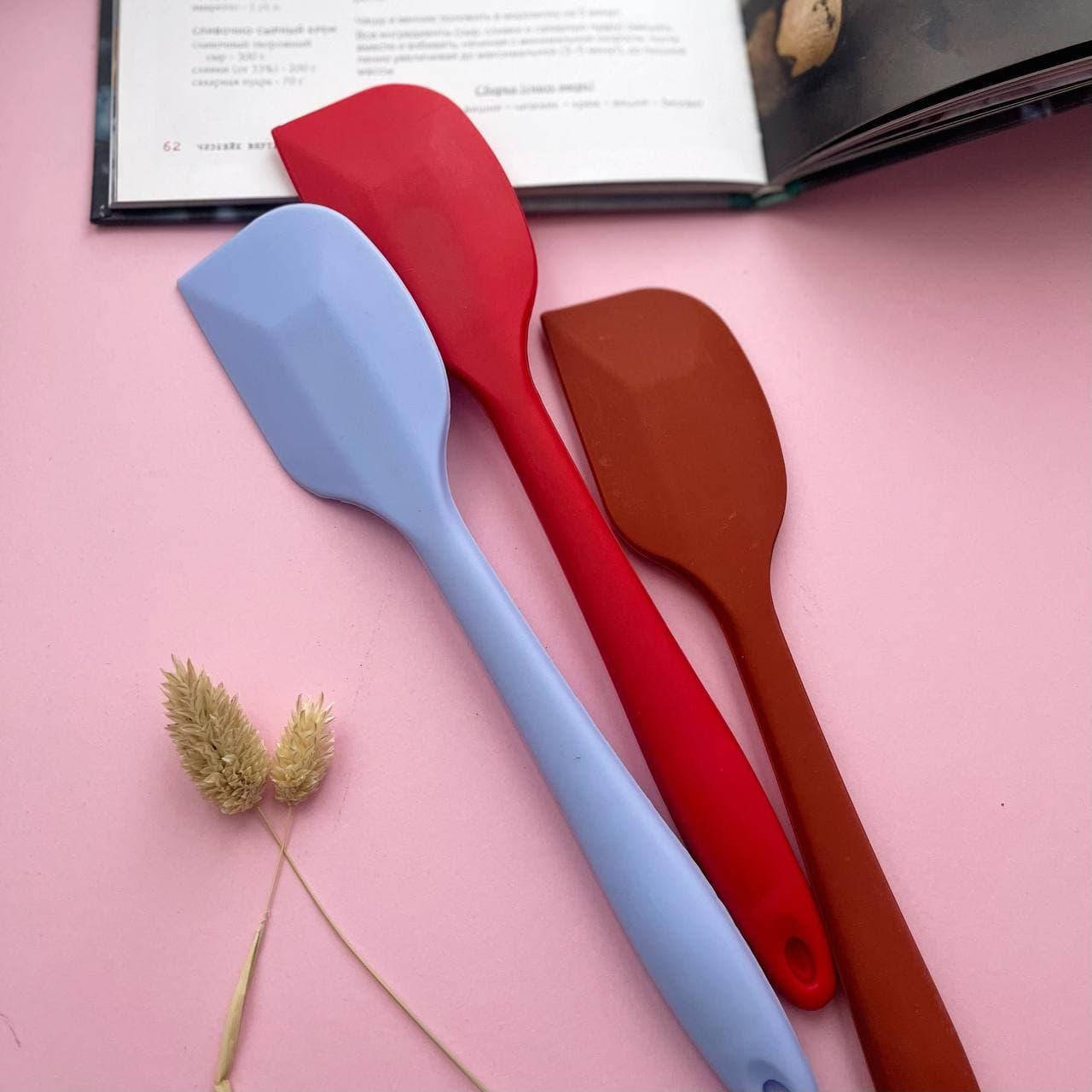 

Лопатка силиконовая (цельная) 28 см.