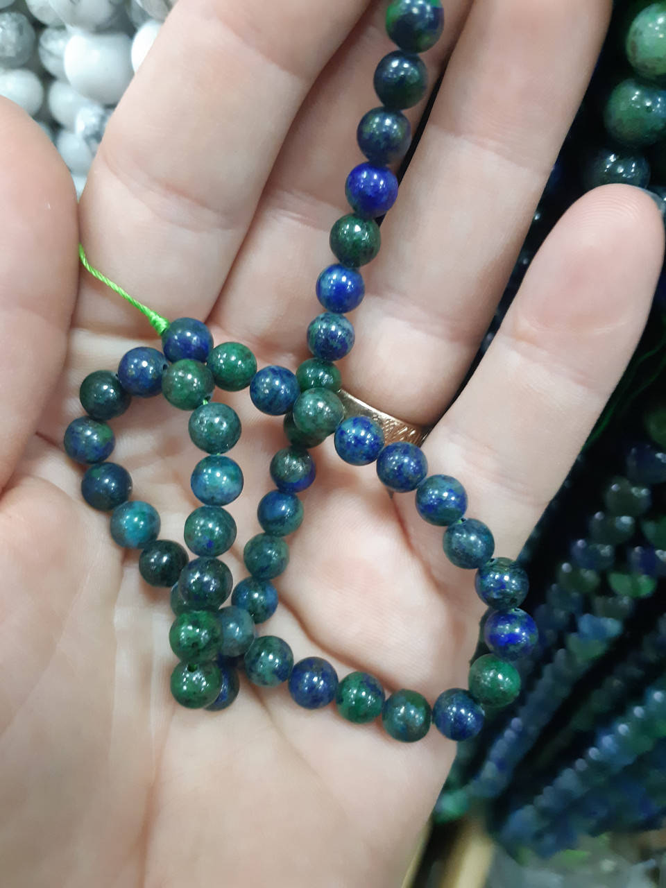 

Бусины Хризоколла на нитке d-6мм L-37см