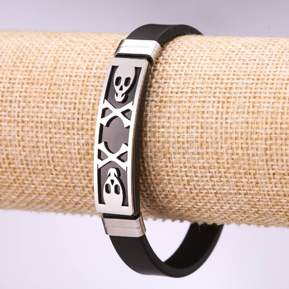 

Браслет мужской "каучук" планка Черепа L-20см s-10мм цвет "родий"