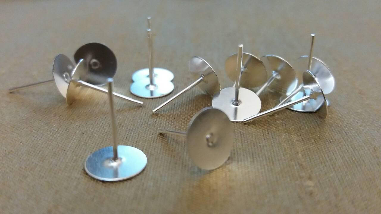 

Крепеж ( пусеты ) для Стеклянных глазок. Металл. Диаметр площадки 8 мм