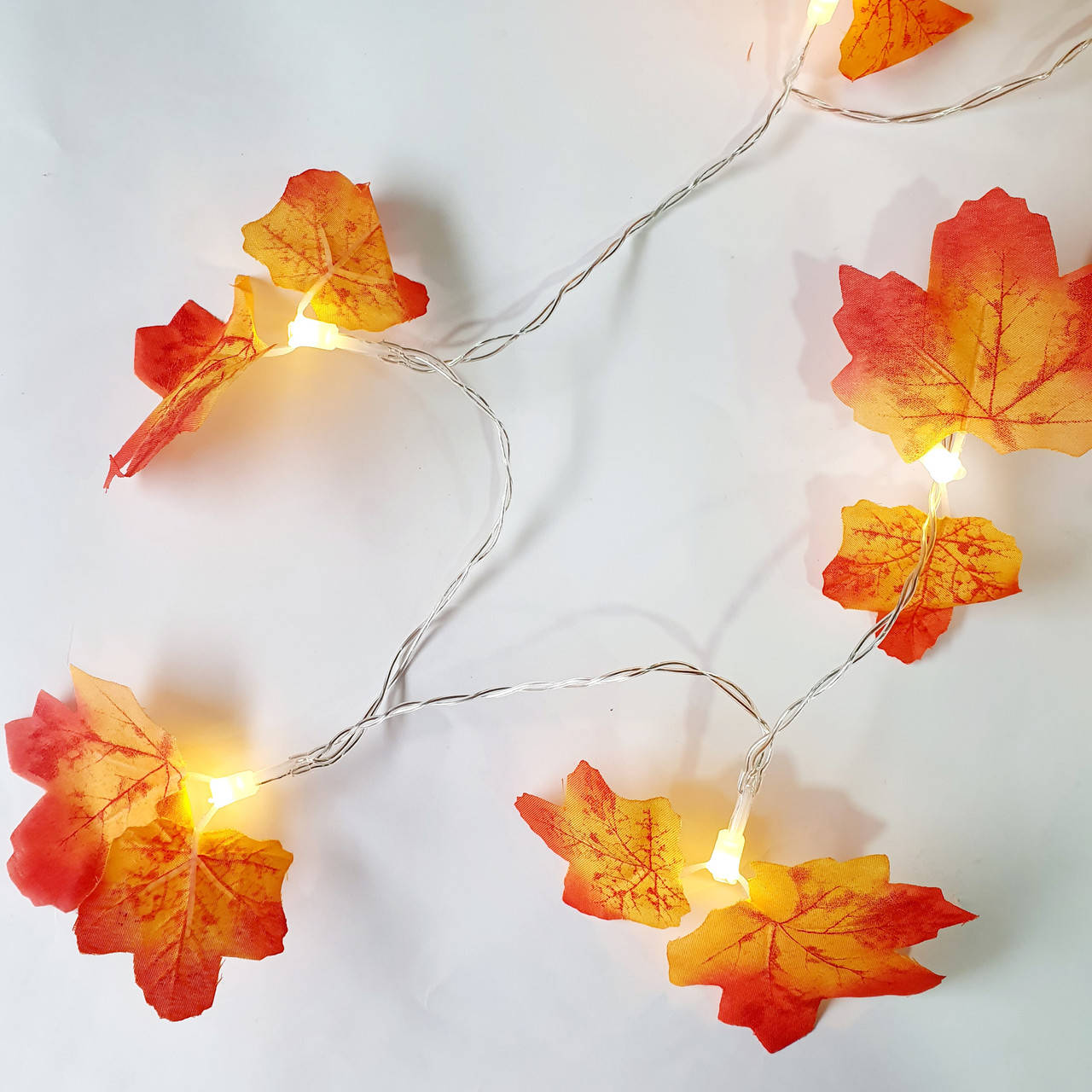 

Светящаяся гирлянда с двойными кленовыми листьями на Хэллоуин и праздник Осени, 280 см