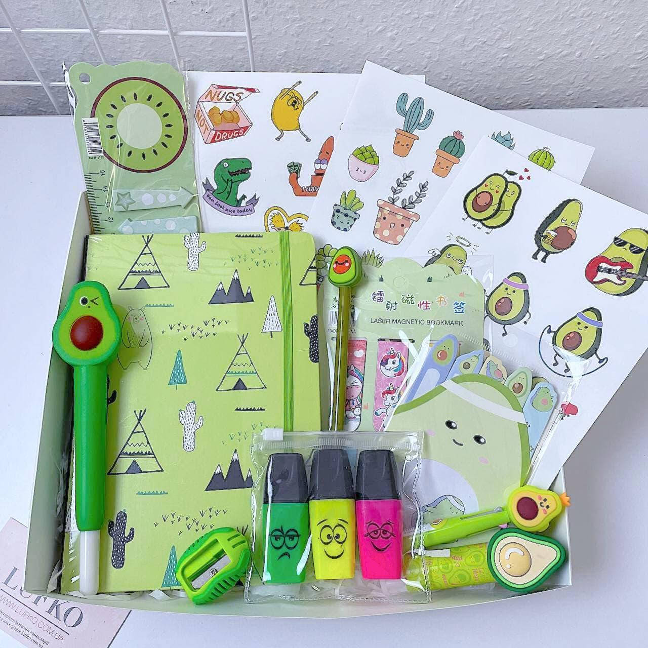

Подарочный набор канцелярии Green M, Разные цвета