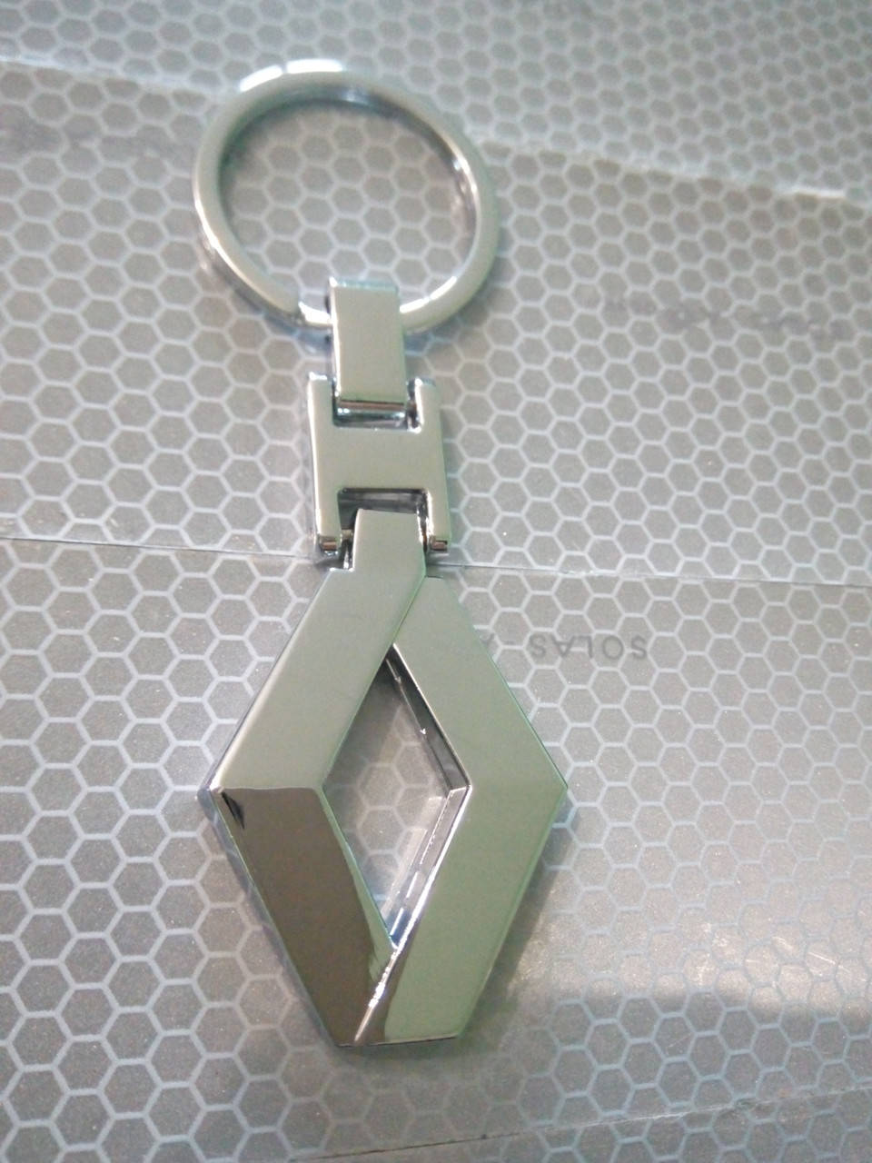 

Металлический брелок RENAULT