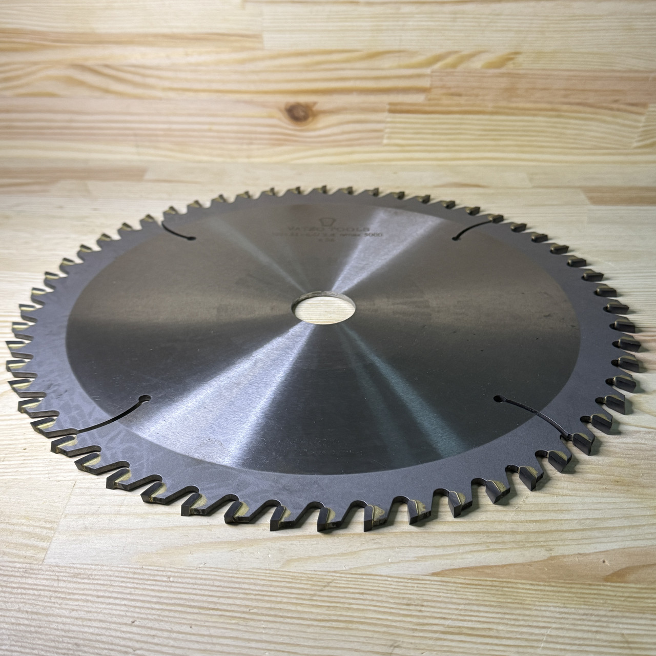 Пила дискова VATZO 200х32х48