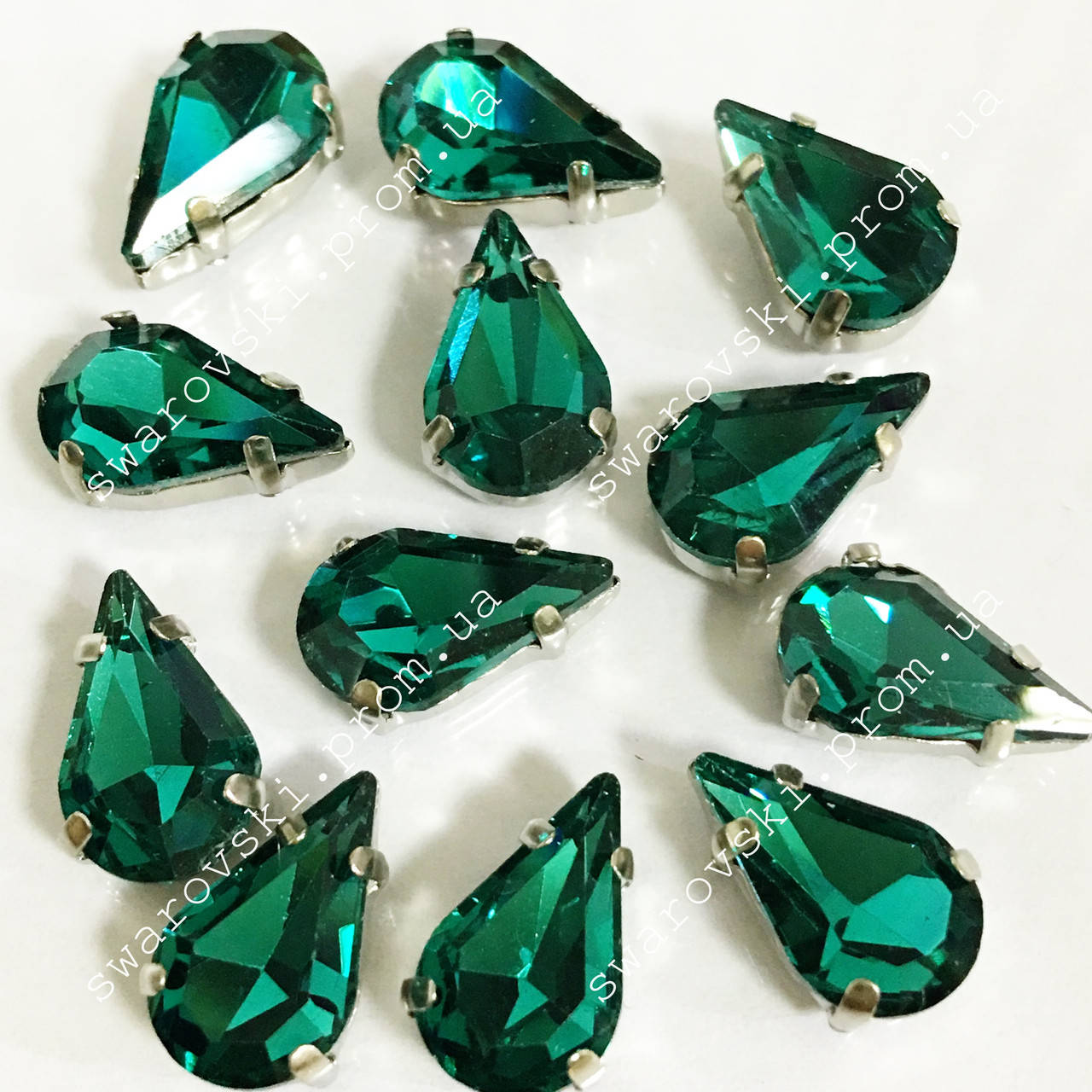 

Капля в цапах, Размер 8x13, Цвет Green Zircon, 1шт