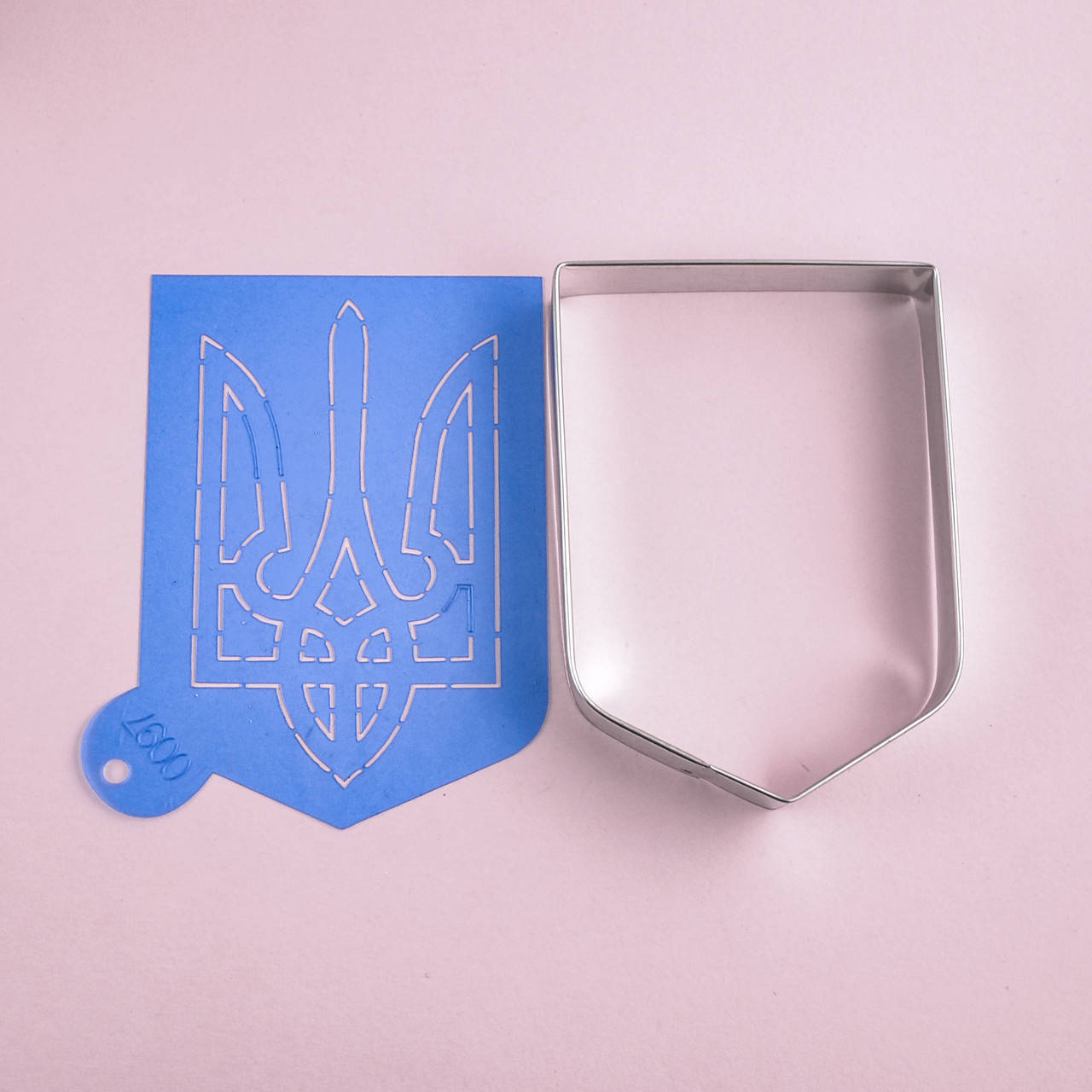 

Набор вырубка и трафарет Герб Украины 8.5х12.0 см