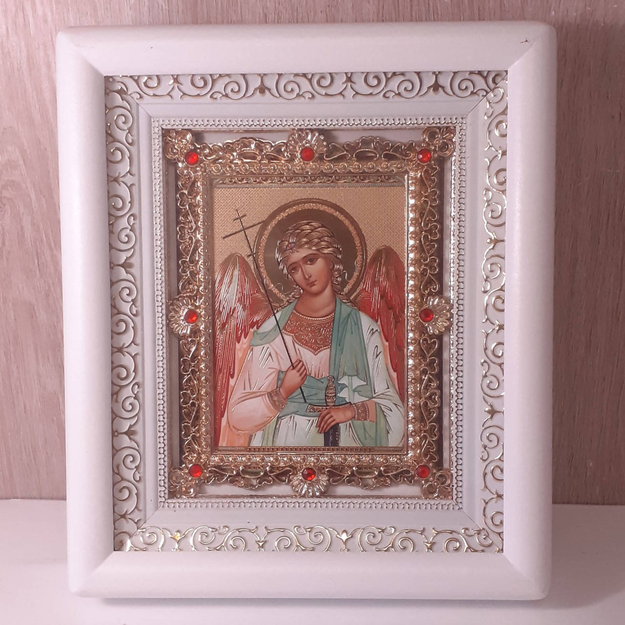 

Икона Ангела Хранителя, лик 10х12 см, в белом деревянном киоте с камнями