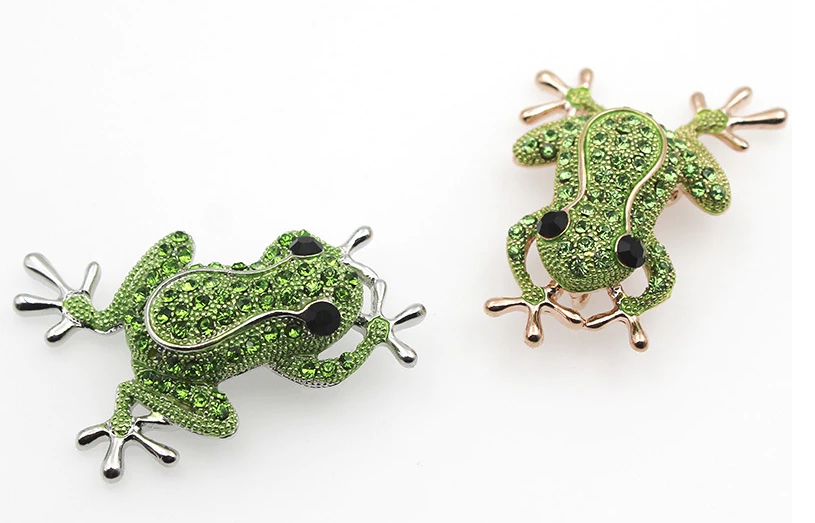 

Брошь брошка -кулон подвеска жаба лягушка зеленая металл в камнях сверкает
