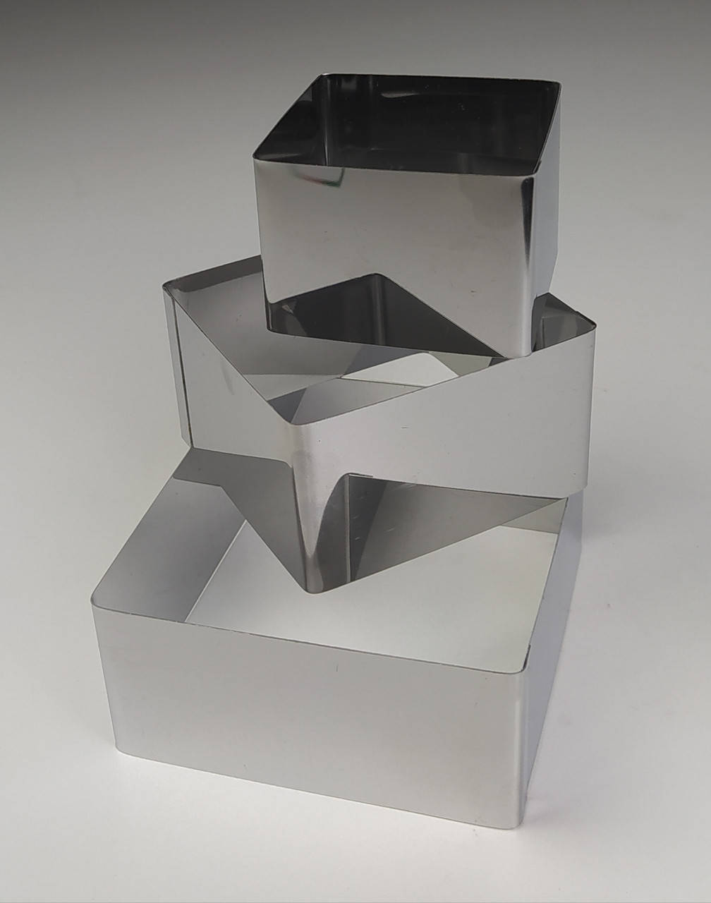 

Набор квадратных форм из 3 шт. для сборки тортов, салатов, нержавеющая сталь 11.5см*9см*6.5см, высота 5 см