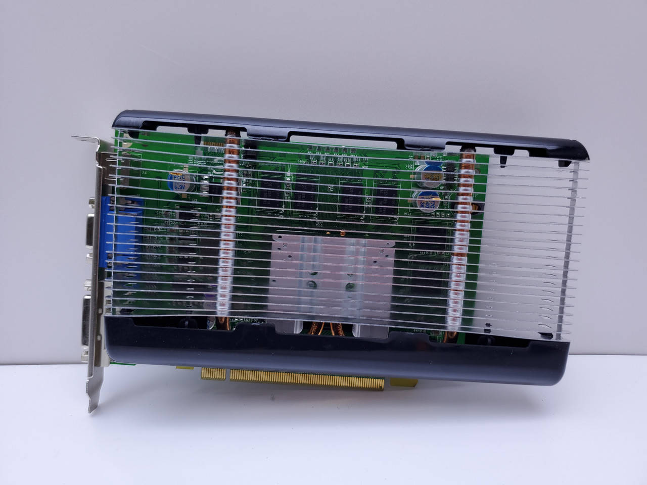 

Видеокарта NVIDIA 8600GT 256mb PCI-E